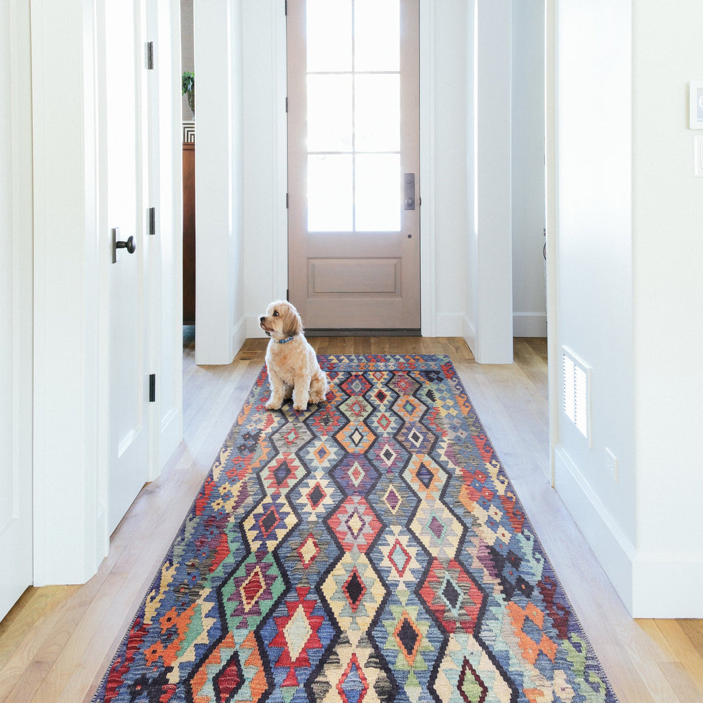 Détail du motif du tapis ethnique bordeaux lavable Ophélie