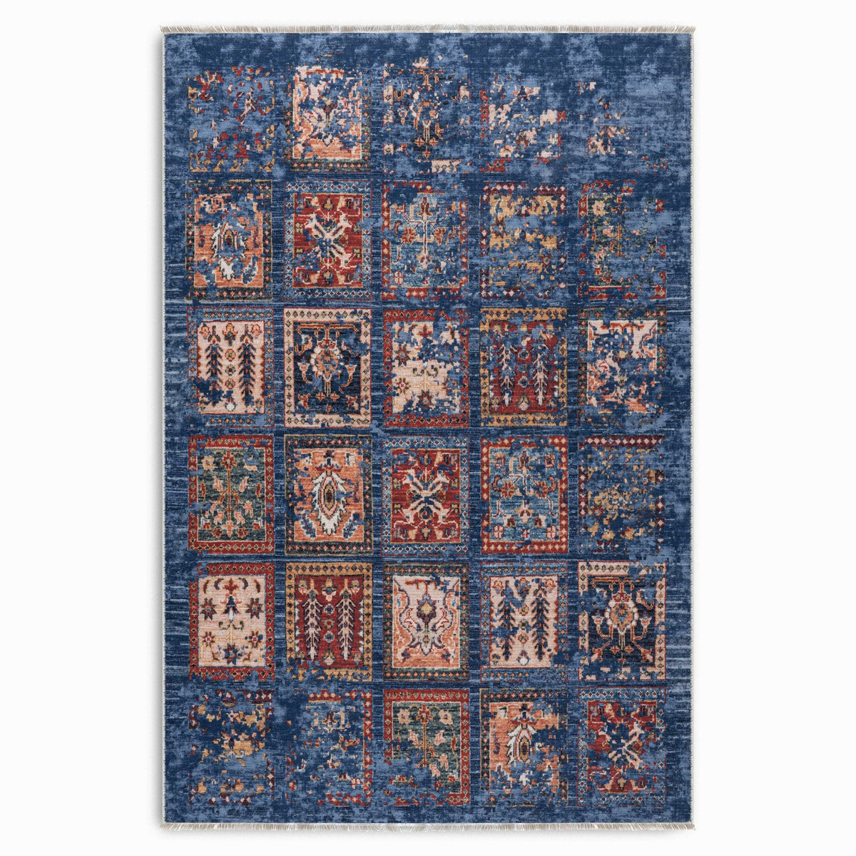 Détail du motif du tapis ethnique vintage bleu marine lavable Aurore