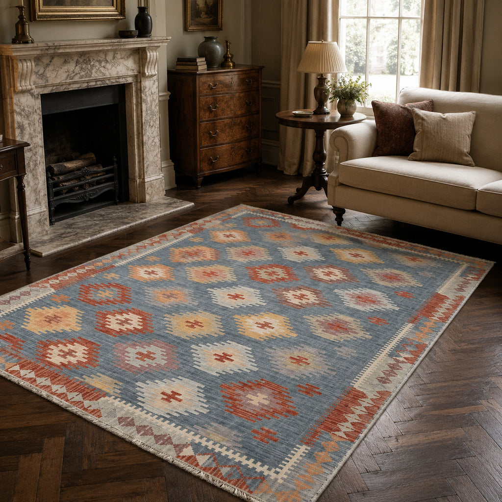 Détail du motif du tapis ethnique bleu marine lavable Maëlle