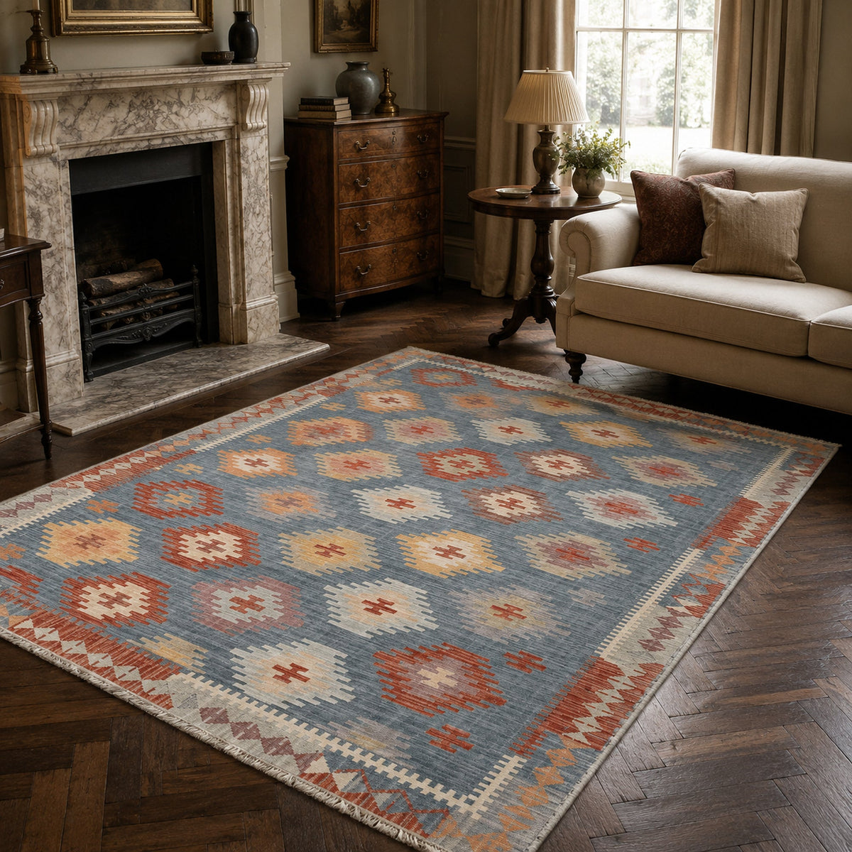 Détail du motif du tapis ethnique bleu marine lavable Maëlle