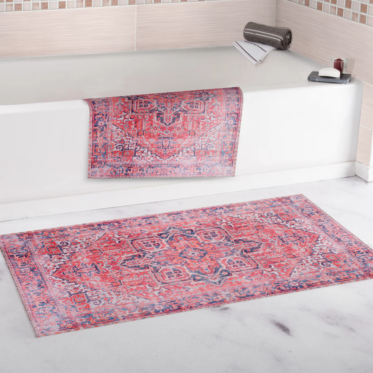 Détail du motif du tapis classique vintage bordeaux lavable Oriane