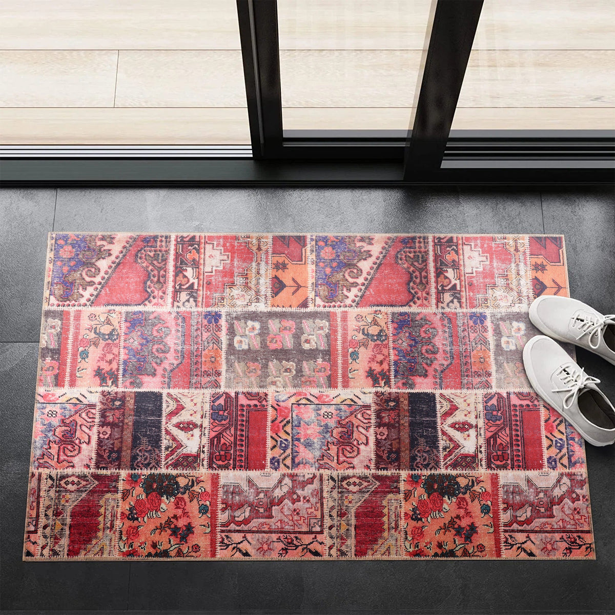 Tapis Ethnique Vintage Bordeaux Lavable Apolline, vue principale