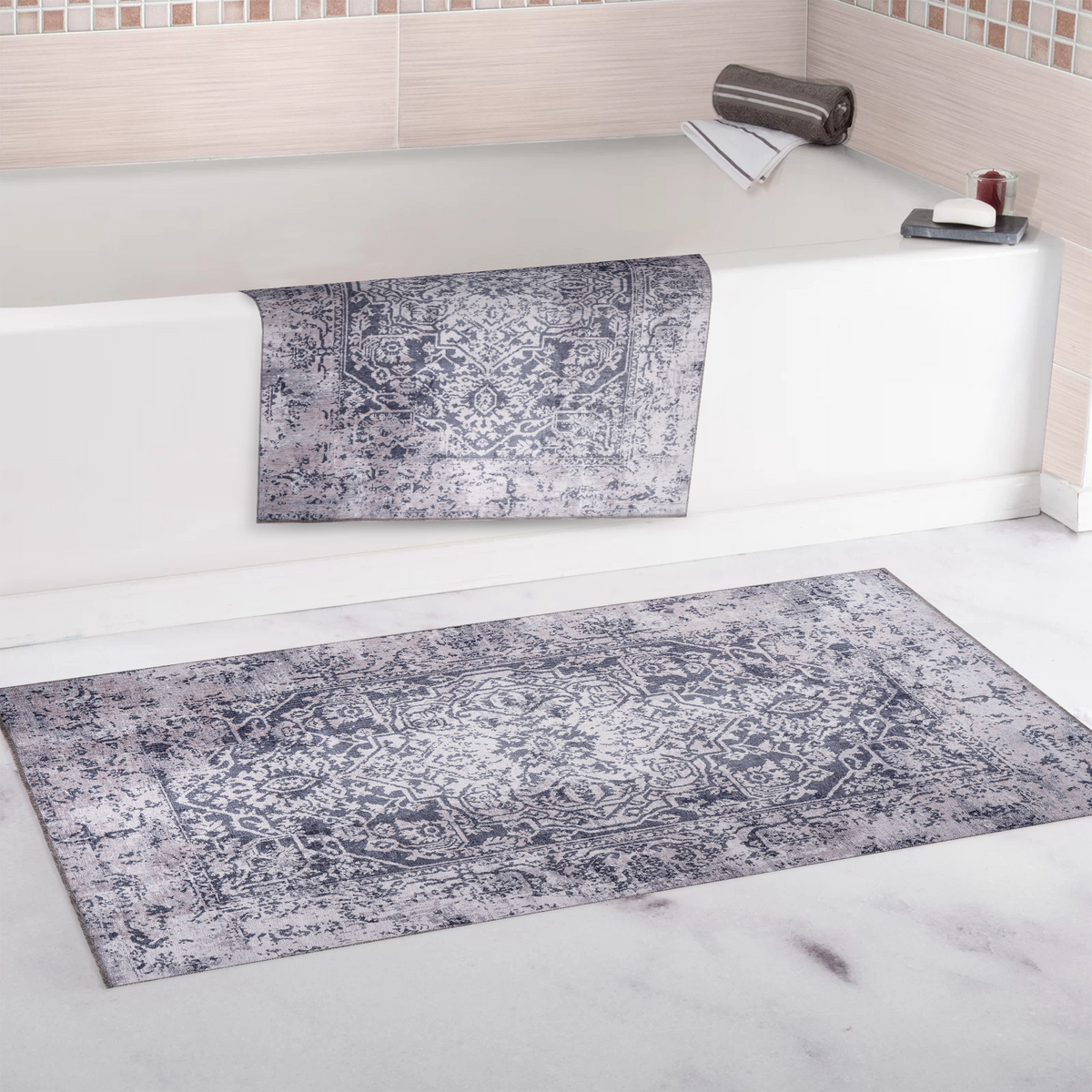 Détail du motif du tapis vintage crème et blanc lavable Éloi